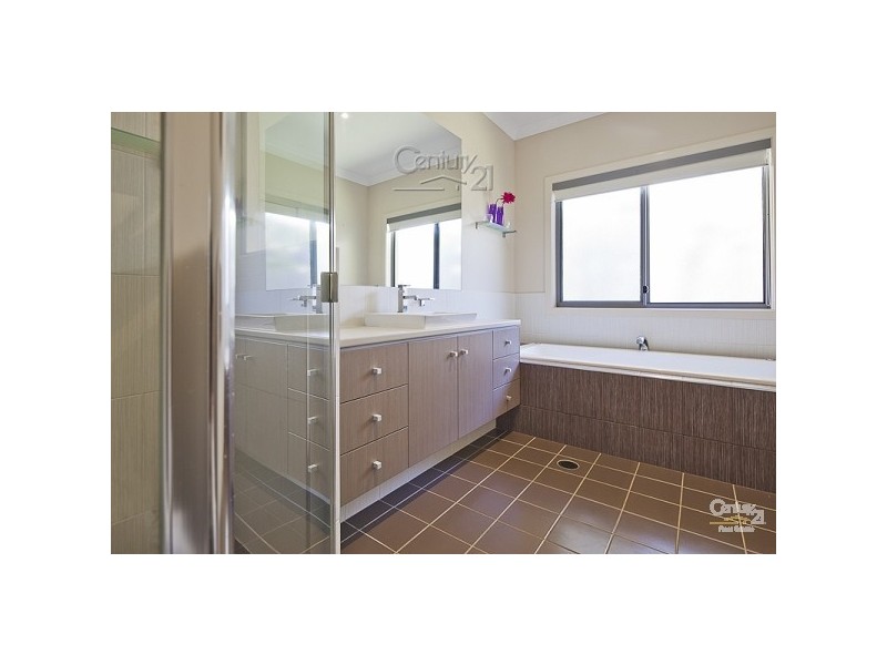 72 Denham Boulevard, Redland Bay QLD 4165