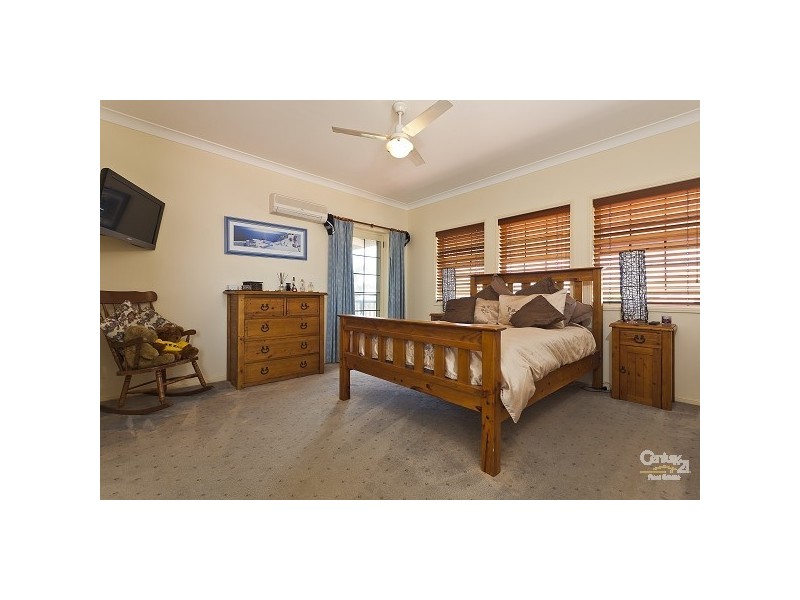 24 Kimbolton Drive, Redland Bay QLD 4165