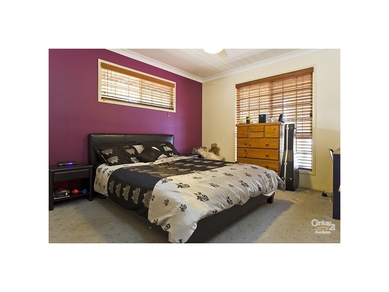 24 Kimbolton Drive, Redland Bay QLD 4165