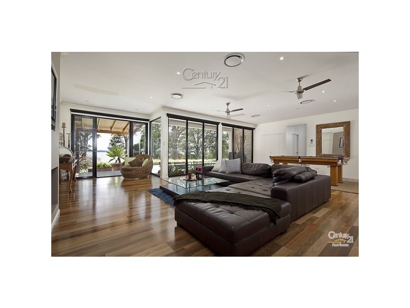 9 Bartlett Terrace, Redland Bay QLD 4165