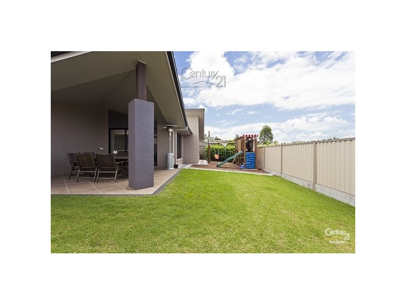 11 Poynter Street, Redland Bay QLD 4165