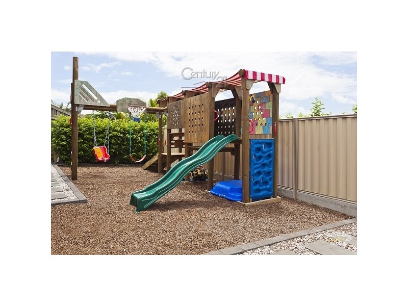 11 Poynter Street, Redland Bay QLD 4165