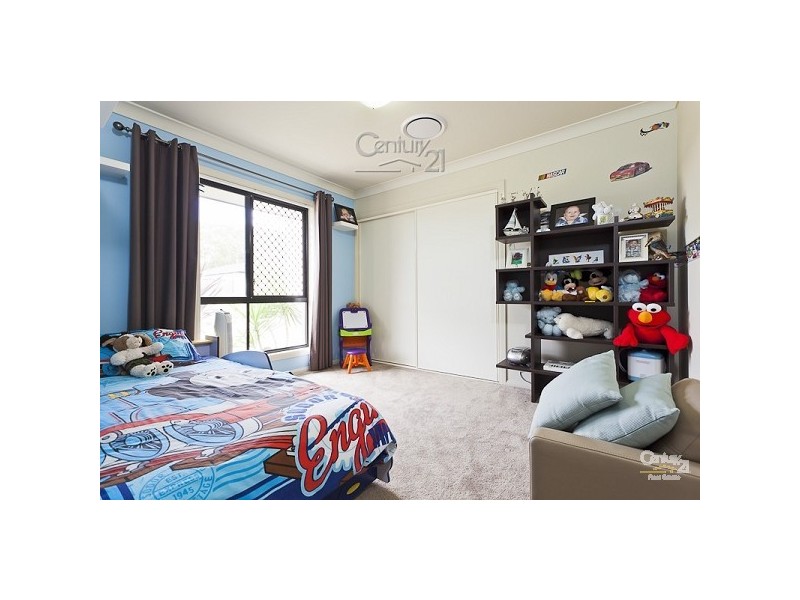 11 Poynter Street, Redland Bay QLD 4165