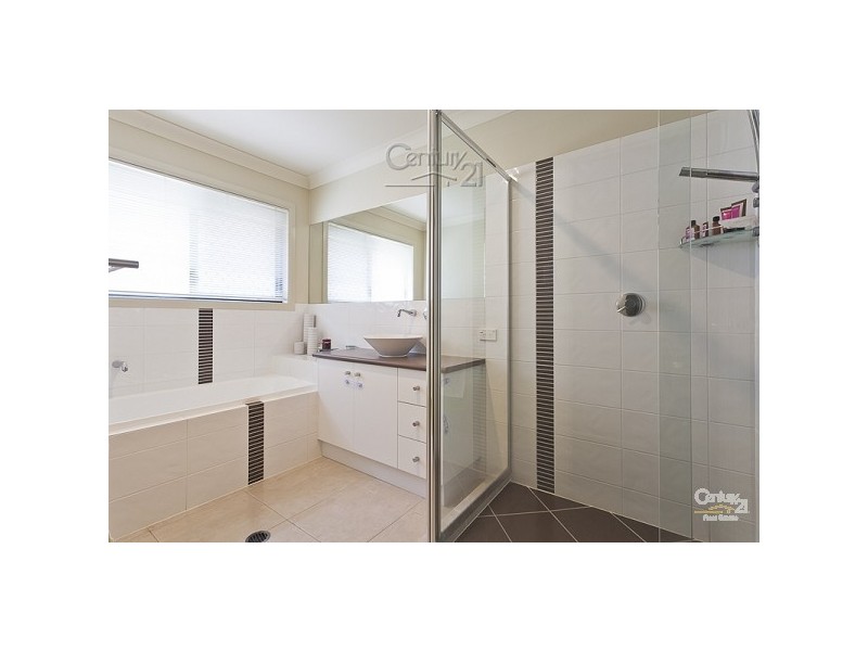 11 Poynter Street, Redland Bay QLD 4165