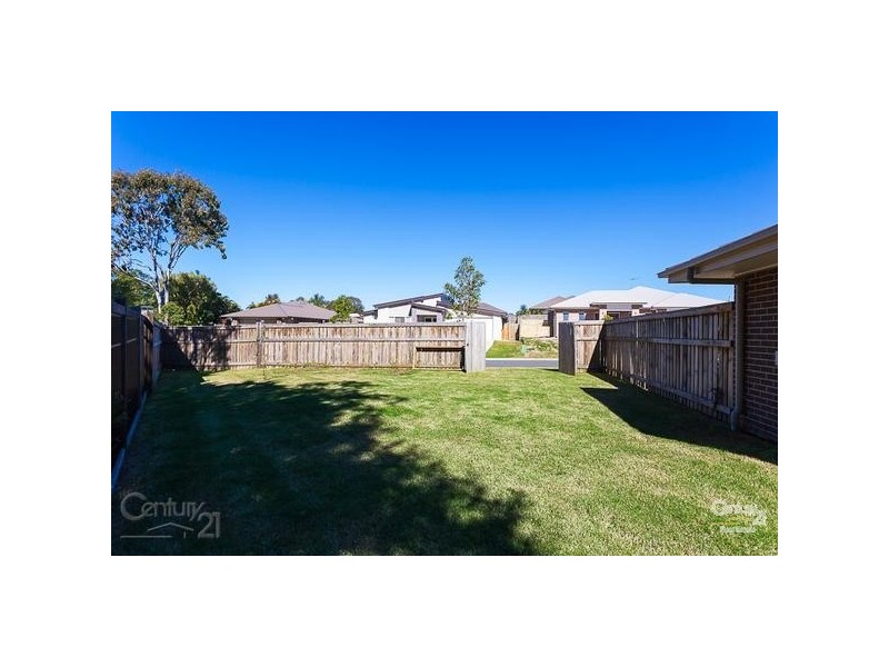 8 Pyrus Place, Redland Bay QLD 4165