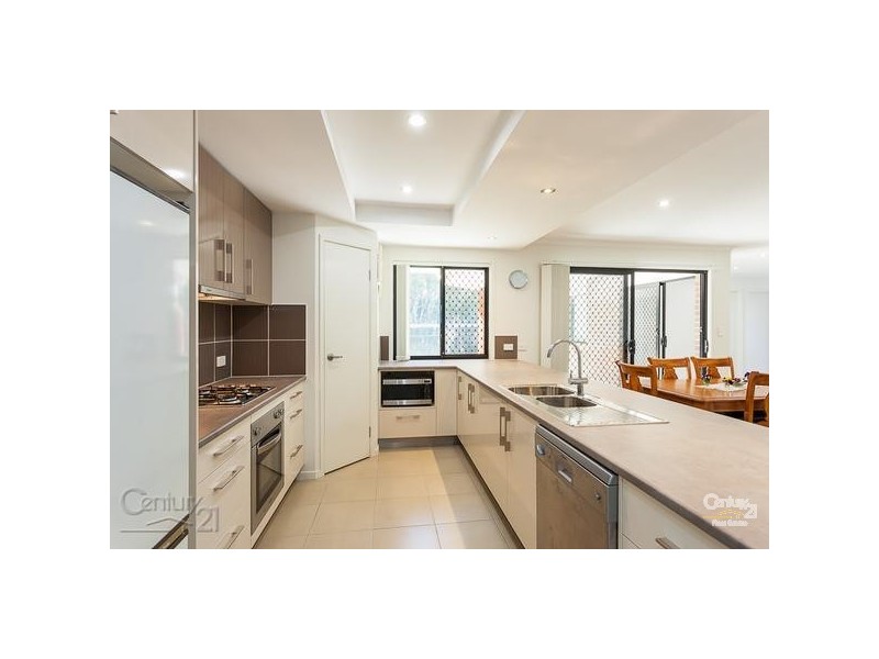 8 Pyrus Place, Redland Bay QLD 4165