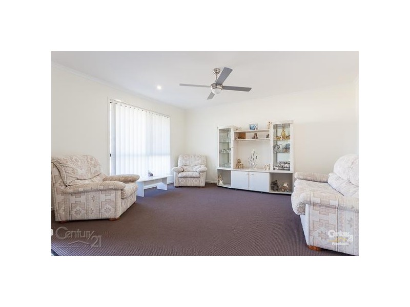 8 Pyrus Place, Redland Bay QLD 4165