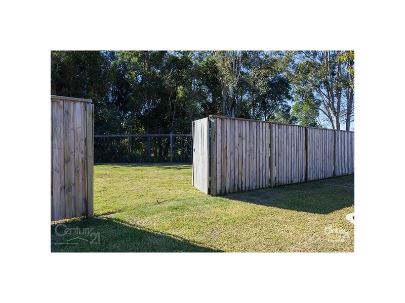 8 Pyrus Place, Redland Bay QLD 4165