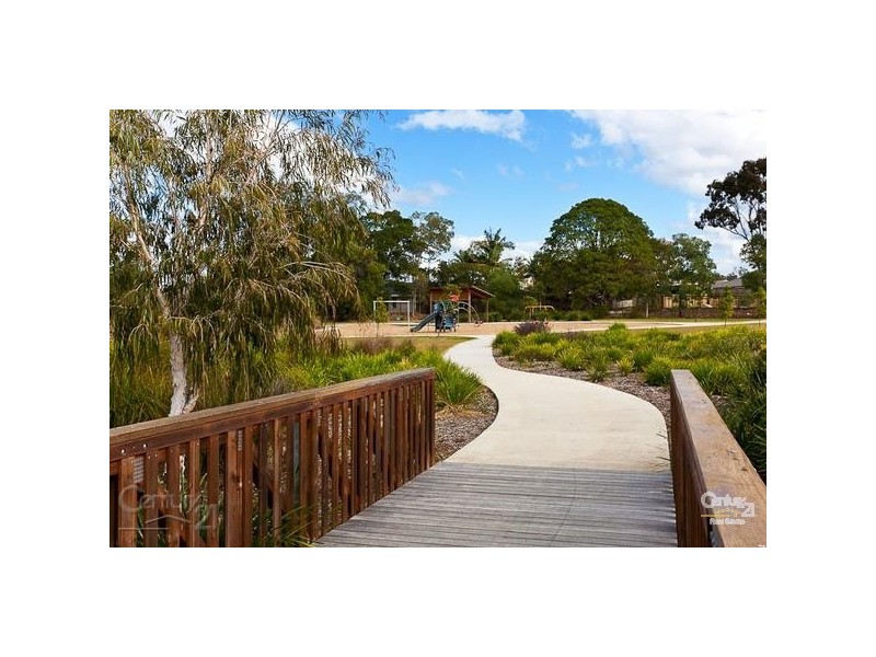 8 Pyrus Place, Redland Bay QLD 4165