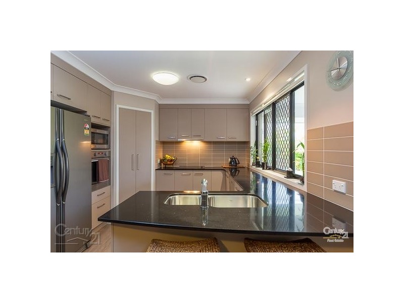 12 Kelby Close, Redland Bay QLD 4165
