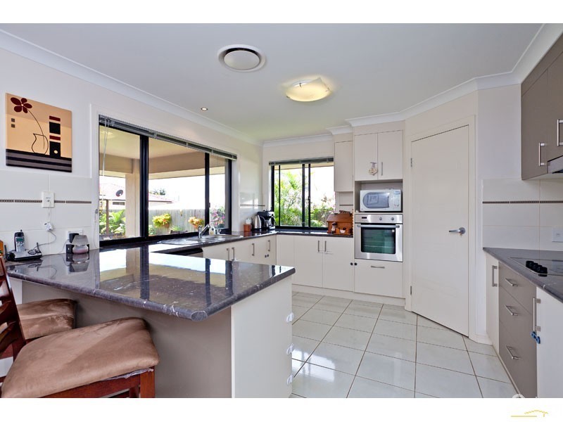 15 Cole Street, Redland Bay QLD 4165
