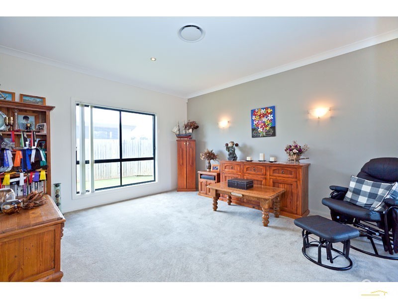 15 Cole Street, Redland Bay QLD 4165