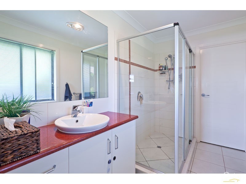 15 Cole Street, Redland Bay QLD 4165