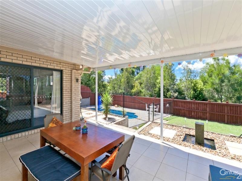 52 Ebony Cres, Redland Bay QLD 4165