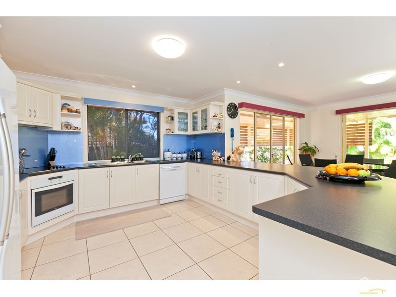 4 ST IVES CT, Redland Bay QLD 4165