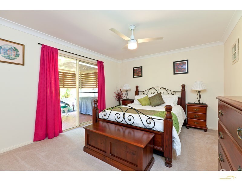 4 ST IVES CT, Redland Bay QLD 4165