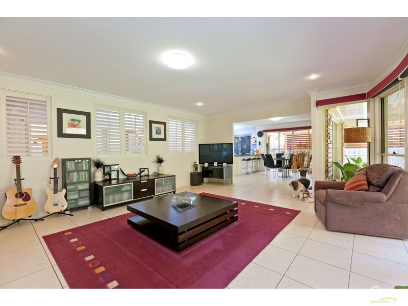 4 ST IVES CT, Redland Bay QLD 4165