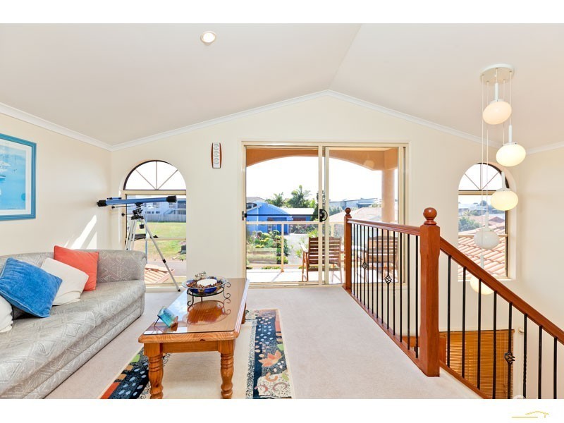 4 ST IVES CT, Redland Bay QLD 4165