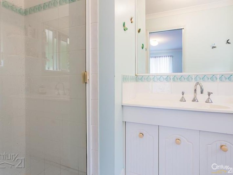 11 Niblick Way, Redland Bay QLD 4165