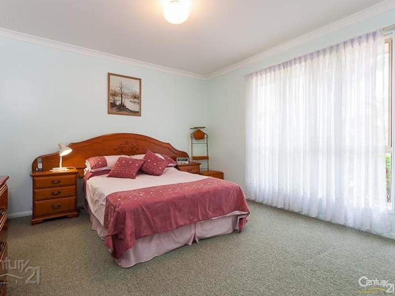 11 Niblick Way, Redland Bay QLD 4165