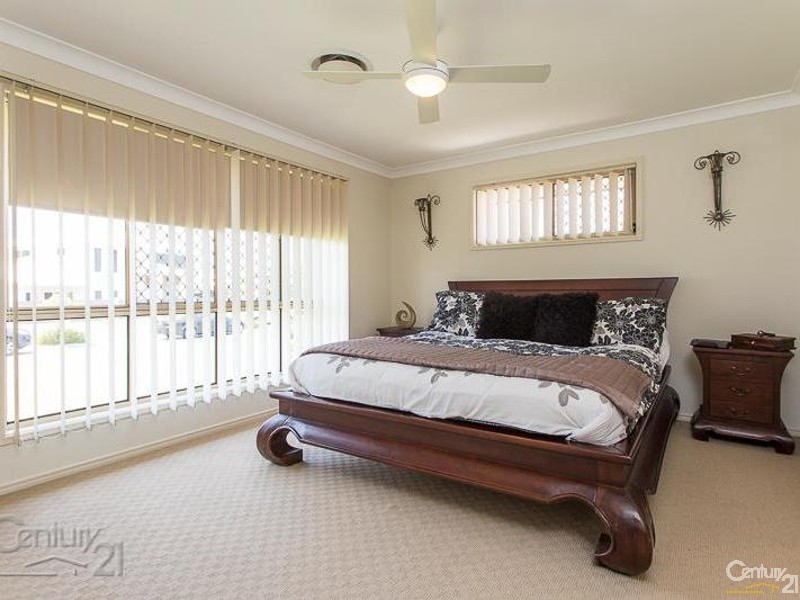 15 Aspen Place, Redland Bay QLD 4165