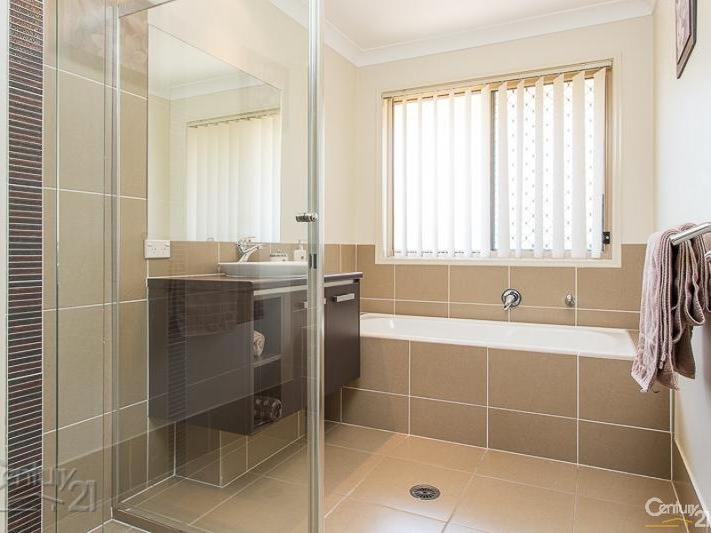 15 Aspen Place, Redland Bay QLD 4165