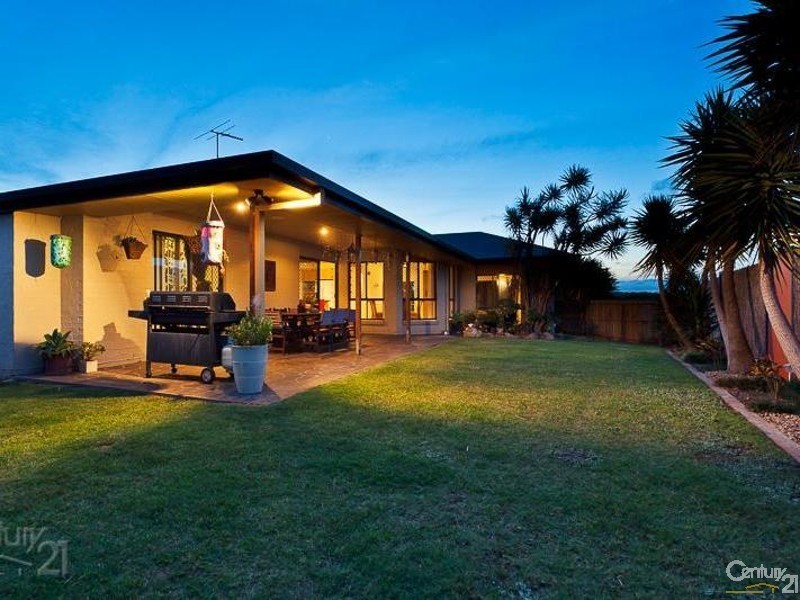 36 Bedarra Street, Redland Bay QLD 4165