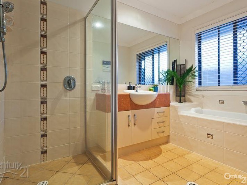 36 Bedarra Street, Redland Bay QLD 4165