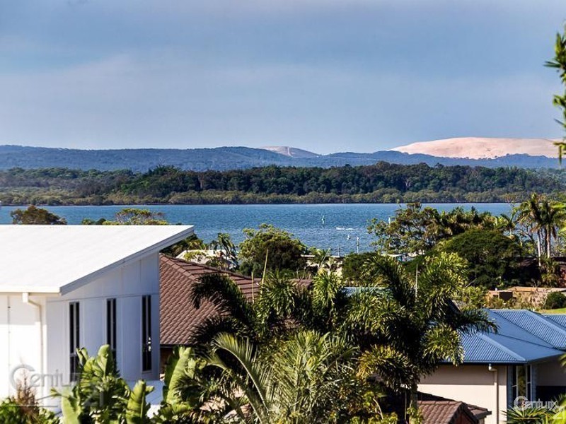 111 Habitat Dve, Redland Bay QLD 4165