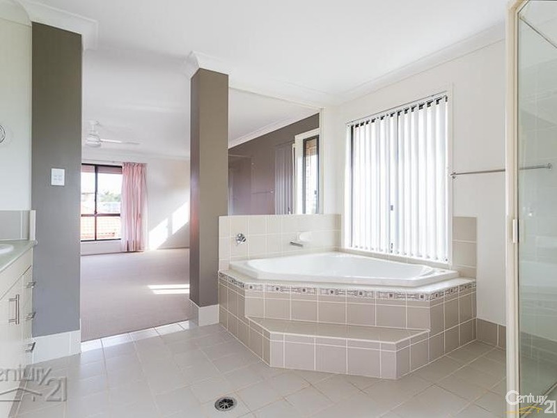 111 Habitat Dve, Redland Bay QLD 4165