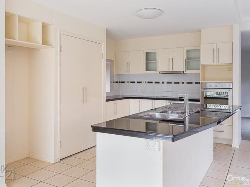 111 Habitat Dve, Redland Bay QLD 4165