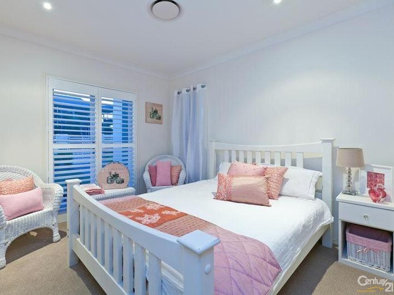 15 Brampton Close, Redland Bay QLD 4165