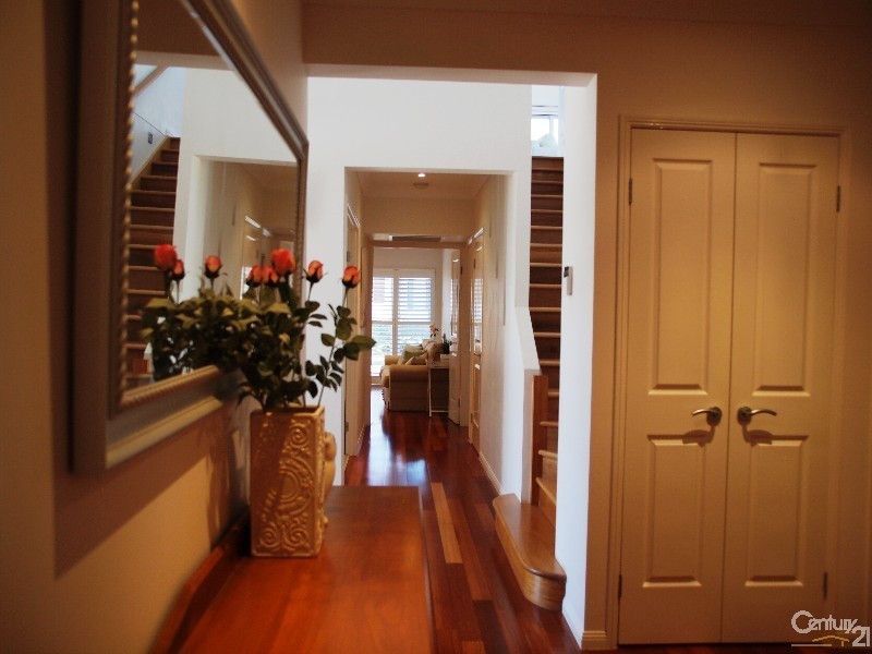 15 Brampton Close, Redland Bay QLD 4165