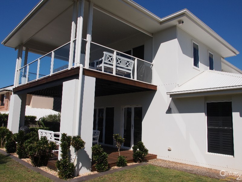 15 Brampton Close, Redland Bay QLD 4165