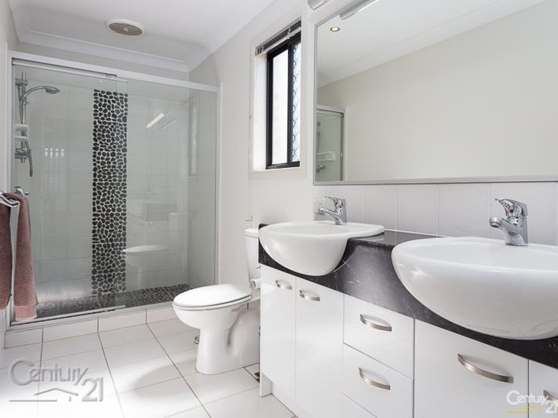 11 Foote Street, Redland Bay QLD 4165