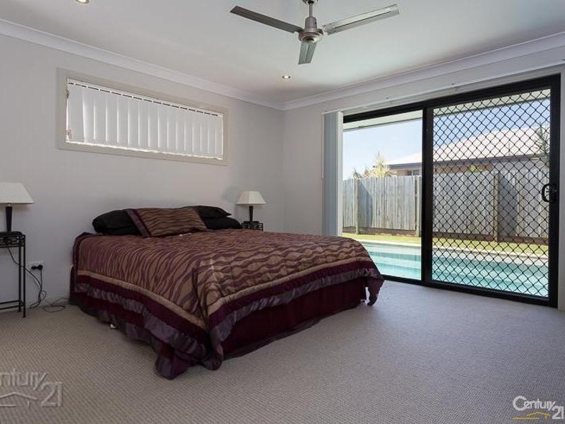 11 Foote Street, Redland Bay QLD 4165