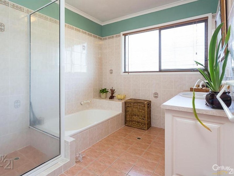 41 McWilliam Street, Redland Bay QLD 4165