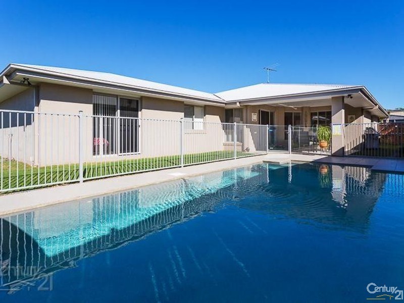 56 Aquila Street, Redland Bay QLD 4165