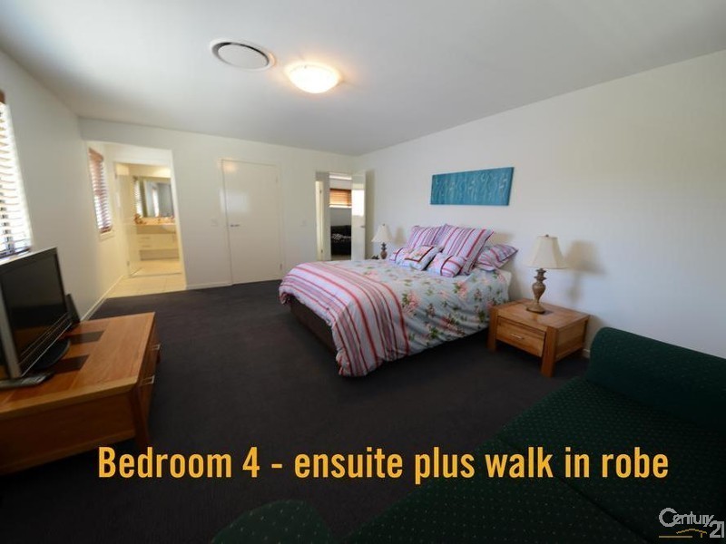 2a Waterfront Easement, Redland Bay QLD 4165