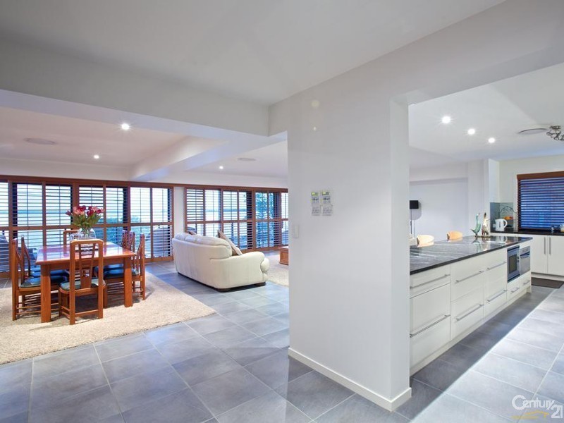 2a Waterfront Easement, Redland Bay QLD 4165