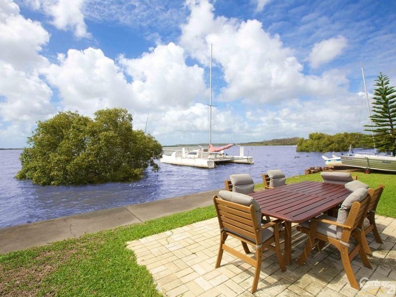 2a Waterfront Easement, Redland Bay QLD 4165