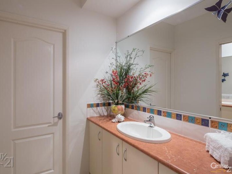 6 Saltwater Place, Redland Bay QLD 4165