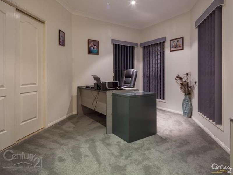 6 Saltwater Place, Redland Bay QLD 4165