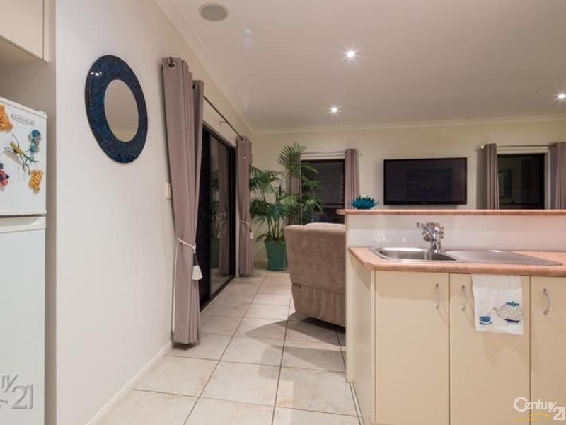 6 Saltwater Place, Redland Bay QLD 4165