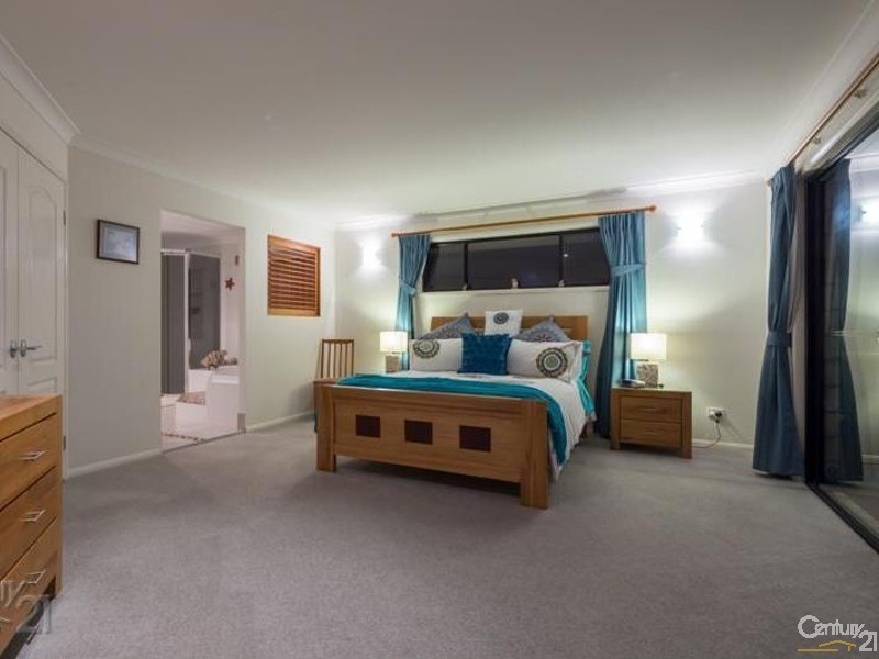 6 Saltwater Place, Redland Bay QLD 4165