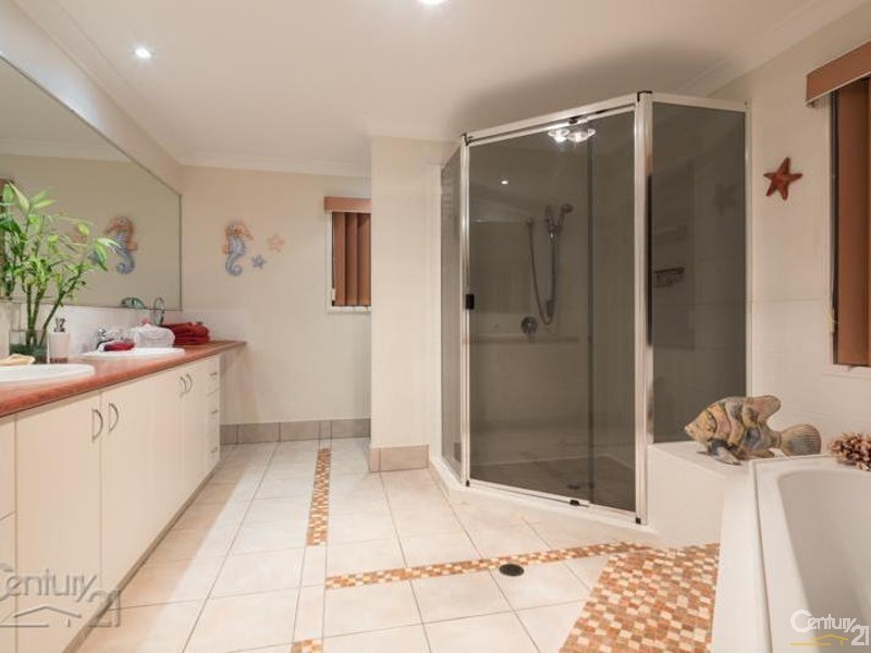 6 Saltwater Place, Redland Bay QLD 4165