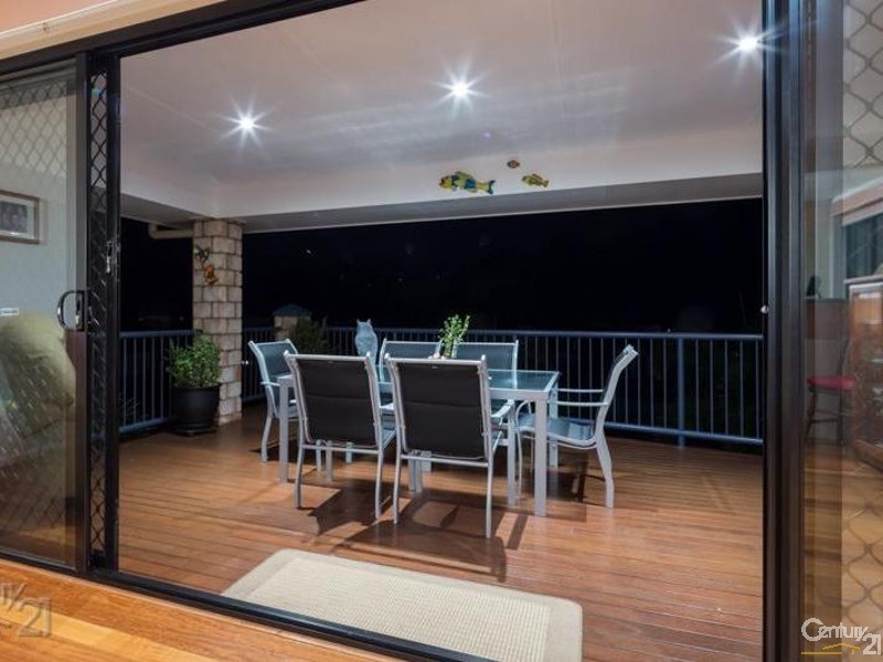 6 Saltwater Place, Redland Bay QLD 4165