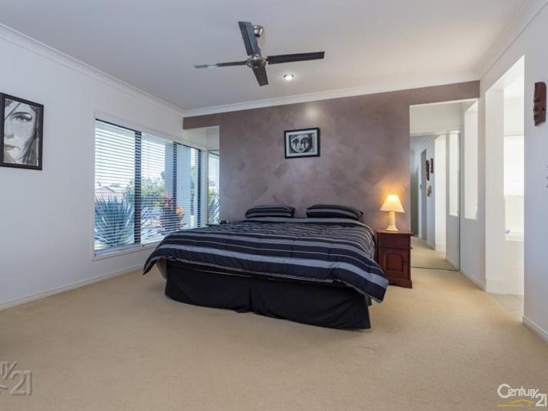 11 Ebony Cres, Redland Bay QLD 4165