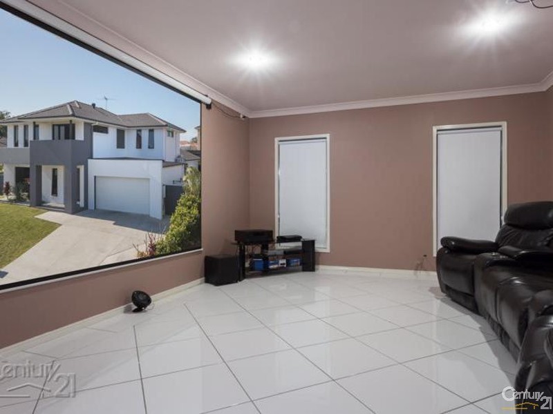 11 Ebony Cres, Redland Bay QLD 4165