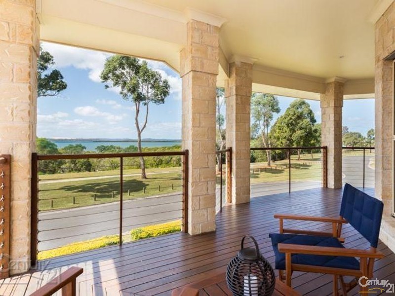 8 Talburpin Esplanade, Redland Bay QLD 4165